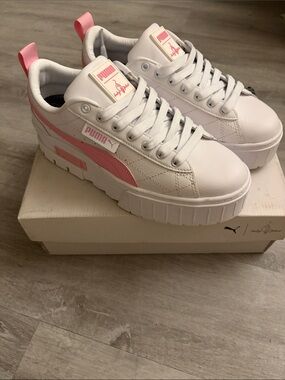 Puma White Sneakers with Pink Accents — Platform Low-Top